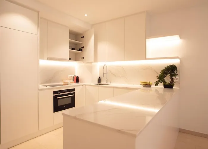 Hamilius Center By Rentaroo Appartement