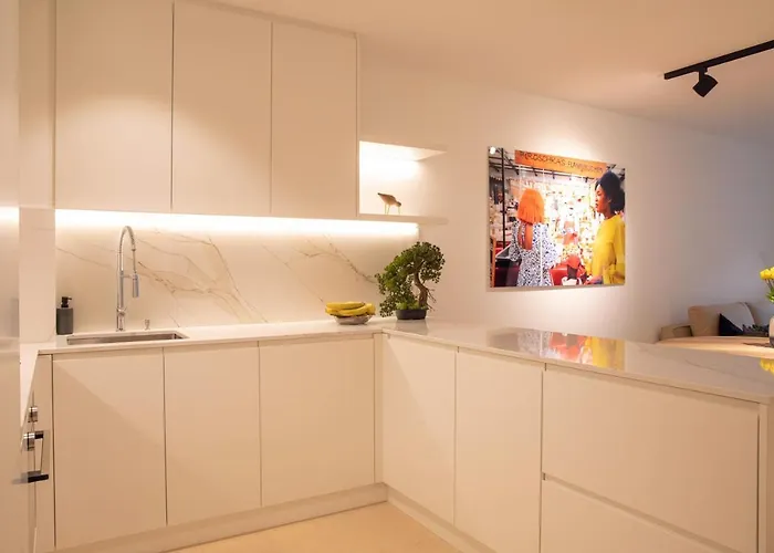 Hamilius Center By Rentaroo Appartement