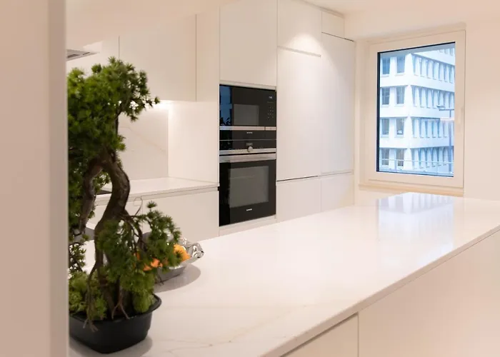 Hamilius Center By Rentaroo Appartement