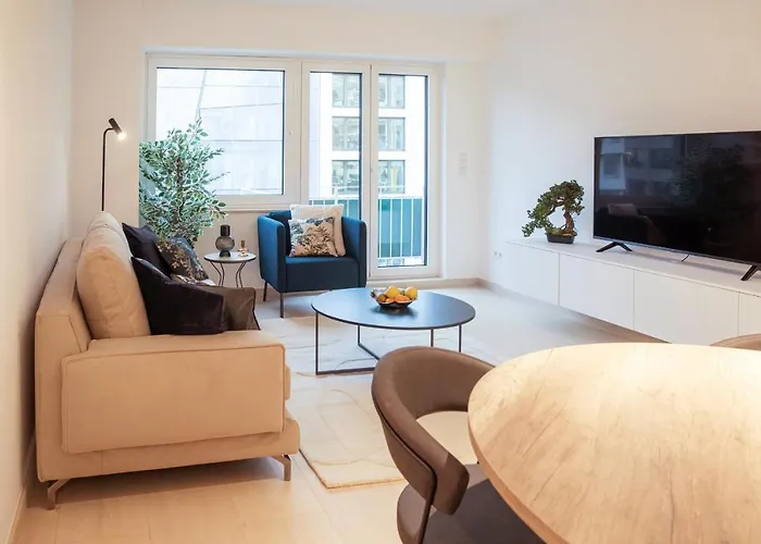 Hamilius Center By Rentaroo *