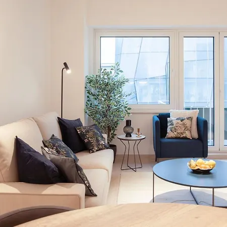 Hamilius Center By Rentaroo *