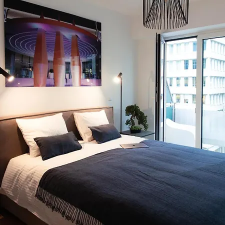 Hamilius Center By Rentaroo *