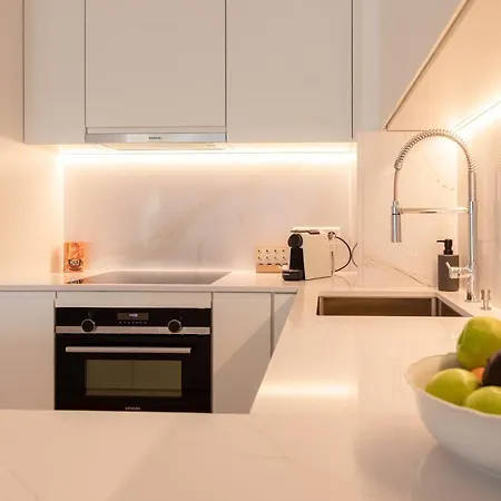 Hamilius Center By Rentaroo *