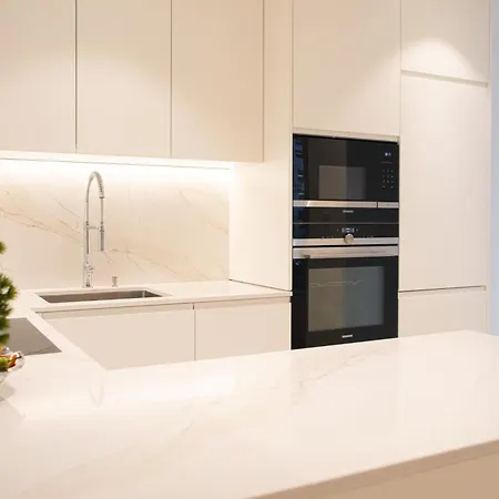Hamilius Center By Rentaroo Appartement *