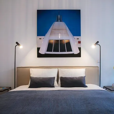 Apartment Hamilius Center By Rentaroo