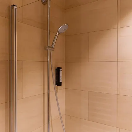 Hamilius Center By Rentaroo Apartment