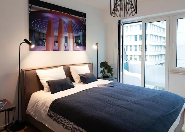 Hamilius Center By Rentaroo *