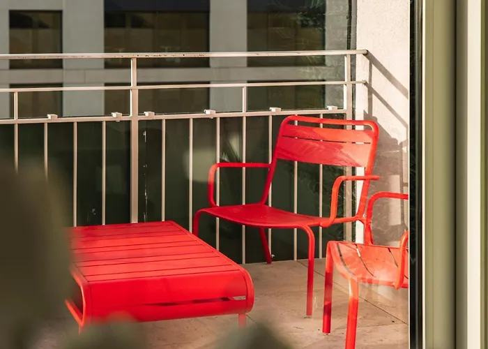 Hamilius Center By Rentaroo