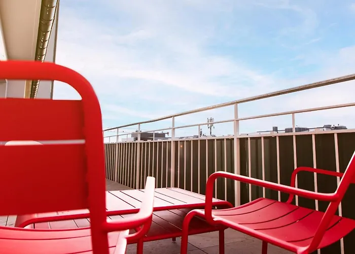 Hamilius Center By Rentaroo *