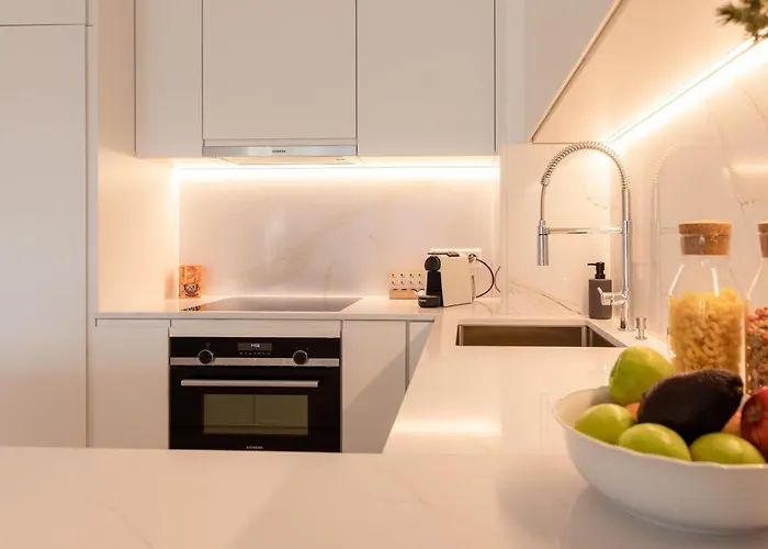 Hamilius Center By Rentaroo *