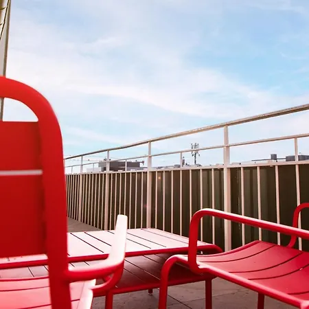 Hamilius Center By Rentaroo *