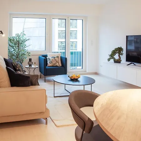 Hamilius Center By Rentaroo *