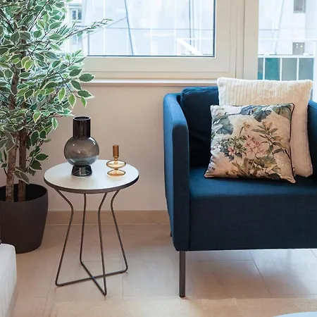 Hamilius Center By Rentaroo *